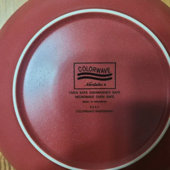 Noritake Colorwave Raspberry Color Block Accent Salad Plate - Picture 2 of 2